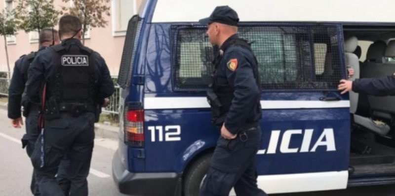 Qarkullonte me armë nëpër qytet, arrestohet “i forti” i Shkodrës (Emri) 800 0 6146ee511baad