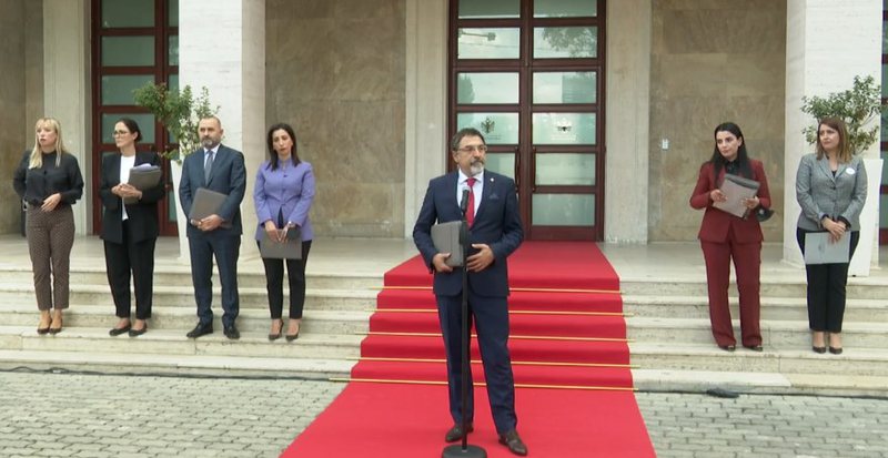 Nën/komisari Saimir Hoxha u vra në krye të detyrës, qeveria merr vendimin e rëndësishëm: Ja çfarë do të përfitojnë fëmijët! 800 0 615449d462c83
