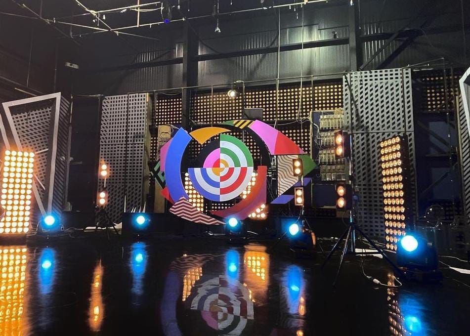 “Big Brother VIP” prezanton konkurrenten e parë, gjithë vëmendja tek këmbët e gjata (Video) Big Brother Vip