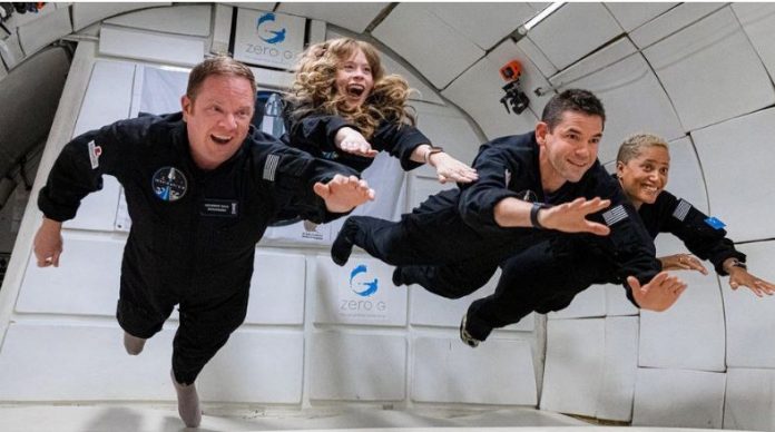 “Astronautët amatorë” dhe miliarderi amerikan nisen drejt hapësirës Capture 24 696x388 1