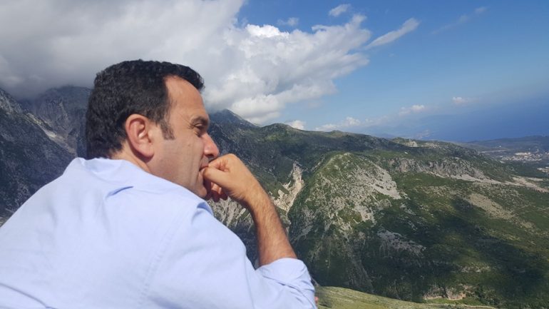 “Ja kush e ndjen më shumë peshën e kësaj batërdie”, Dom Gjergj Meta prek me fjalët për vrasjen e nënkomisarit Dom Gjergj meta