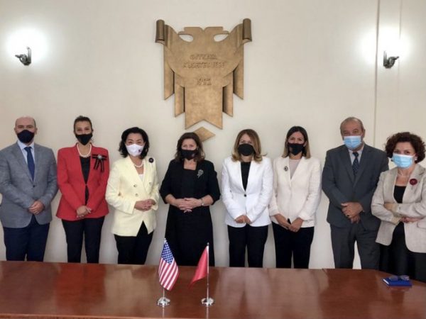 Yuri Kim në Kushtetuese: Jemi duke punuar që kjo gjykatë të ketë përbërjen e plotë E ZaLR0X0AMiEew 600x450 1