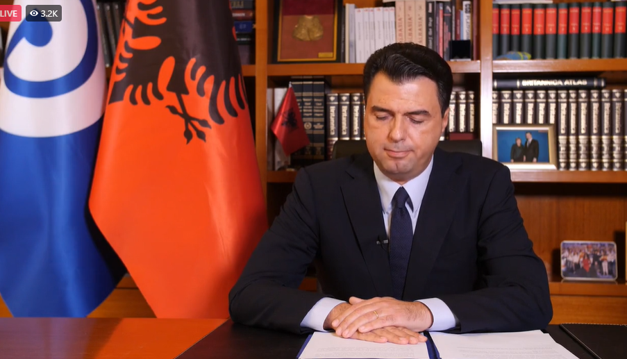 E fundit / Lulzim Basha përjashton Sali Berishën nga grupi parlamentar (Video) LULZIM BASHA PER BERISHEN