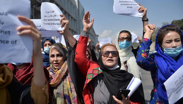 E rrallë/ Gratë në Kabul protestojnë për të drejta në regjimin Taliban (Foto) Protesta