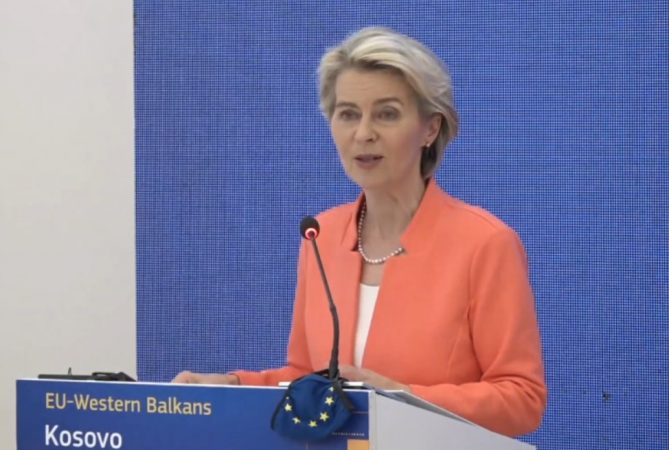 Tensionet në Veri të Kosovës/ Von der Leyen: Dialogu është mënyra më e mirë për të zgjidhur problemet Screenshot 30 2 669x450 1