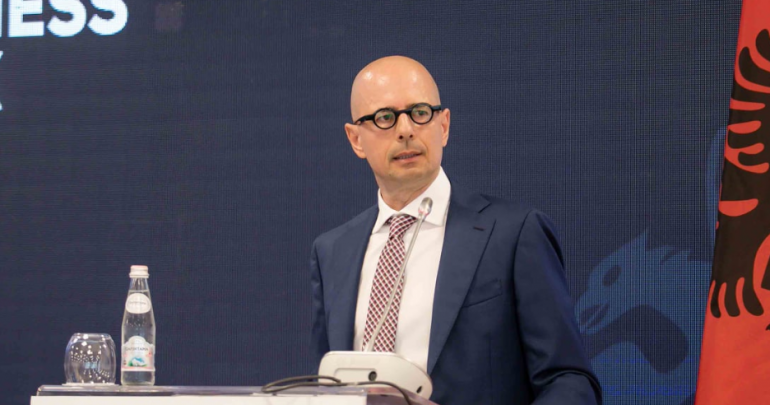 Presidenti i Dhomës Amerikane të Tregtisë: Bashkëpunim me parlamentin e ri për të vendosur një mënyrë tjetër të të bërit biznes Screenshot 8 5 770x405 1