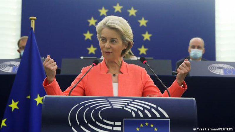 Von der Leyen uron presidenten e re të PE-së: Do të punojmë bashkë për “shërimin” e BE-së Ursula von der Leyen
