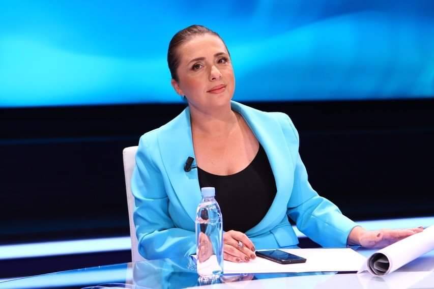 Anila Hoxha zbulon telefonatën me të dënuarin: Klemend Balili, Dritan Dajti dhe Arben Grori drejtojnë burgun e Peqinit… anila