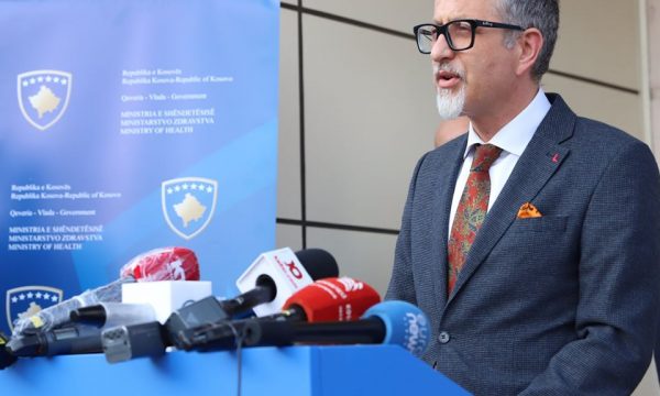 Kosova vijon me masat kufizuese, Ministri i Shëndetësisë: S’ka lirim arben vitia 2 600x360 1