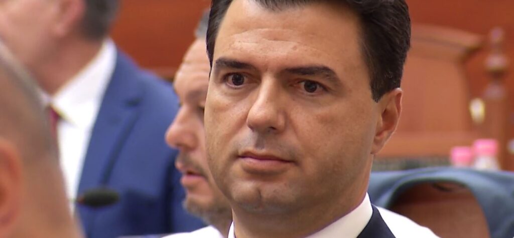 Rama mungon në seancë, PD bojkoton foltoren, Basha refuzon të flasë basha