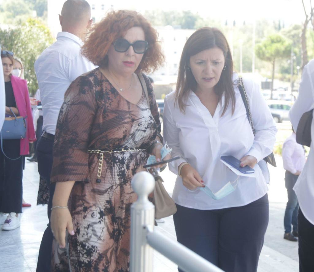 FOTOT/ Çfarë nuk u pa nga mbledhja e Asamblesë së PS-së 9 felaj