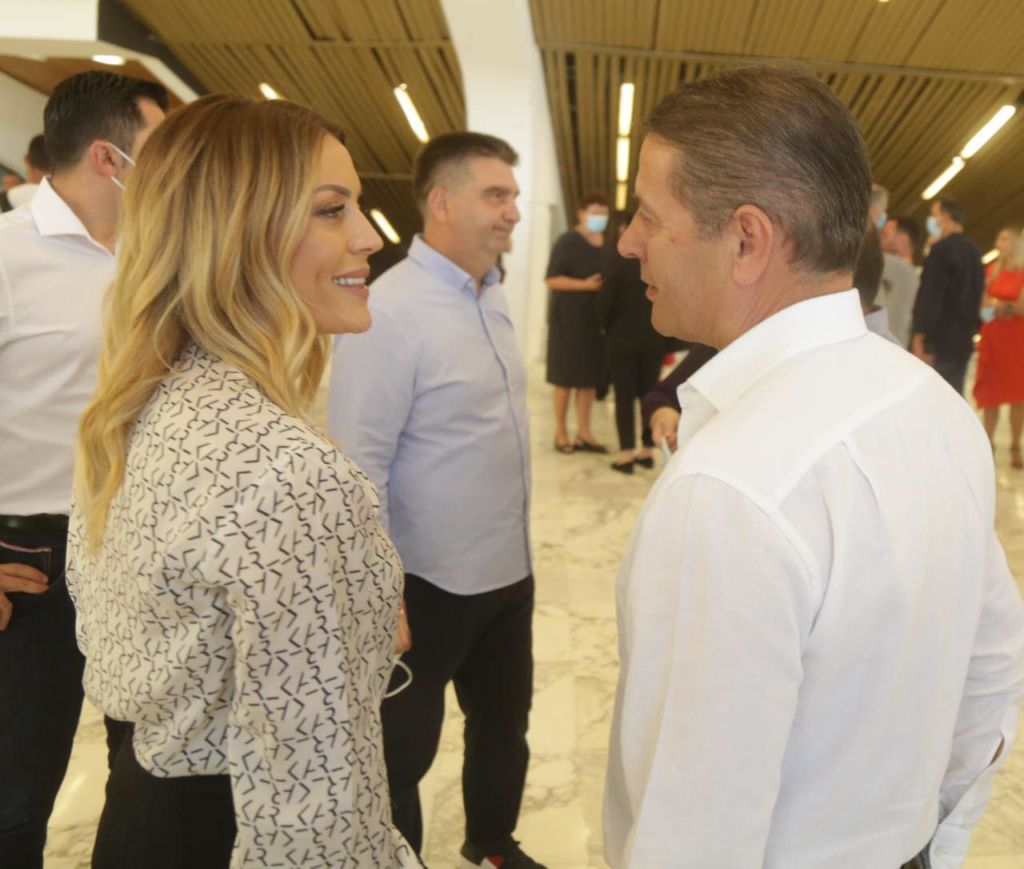 FOTOT/ Çfarë nuk u pa nga mbledhja e Asamblesë së PS-së 12 gjylameti