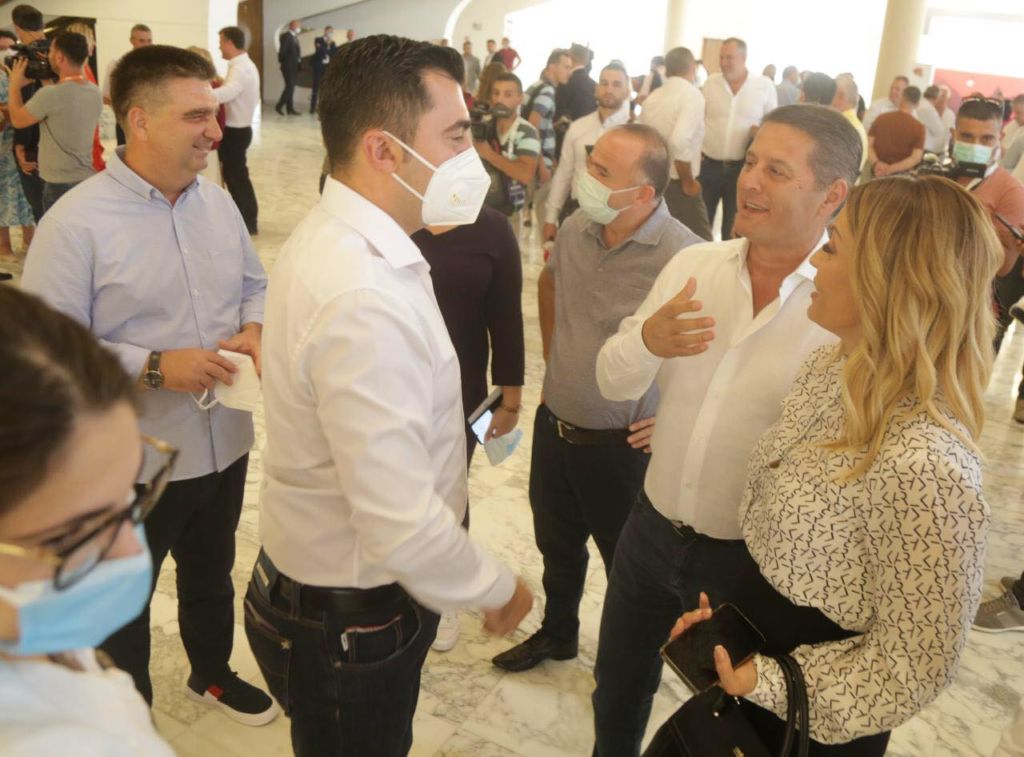 FOTOT/ Çfarë nuk u pa nga mbledhja e Asamblesë së PS-së 13 gjylameti1