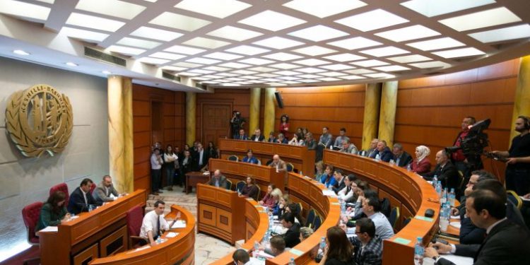 EMRAT / Këshilli Bashkiak i Tiranës miraton listën me përfituesit e bonusit të qirasë keshilli bashkiak