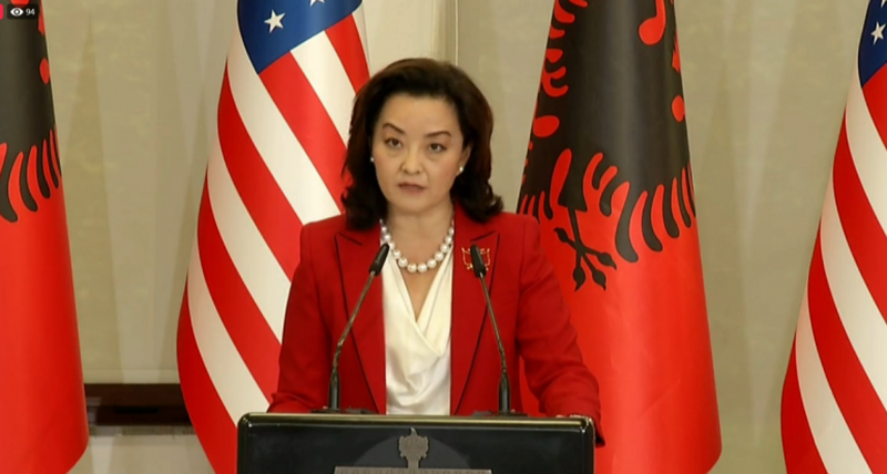 “Mandati i tretë historik”, ambasadorja Yuri Kim mesazh kryeministrit Rama: SHBA mezi po pret të… kim
