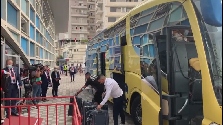 Sfida Shqipëri – Hungari/ Djemtë e kombëtares mbërrijnë në “Elbasan Arena” (VIDEO) kombetarja mberrin 770x433 1