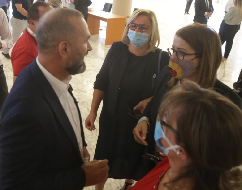 FOTOT/ Çfarë nuk u pa nga mbledhja e Asamblesë së PS-së 15 manaj1