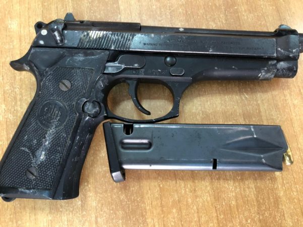 Vuante nga probleme të shëndetit mendor, 34 vjeçari tenton të vetëvritet me pistoletë (Emri) pistolete 601x450 1