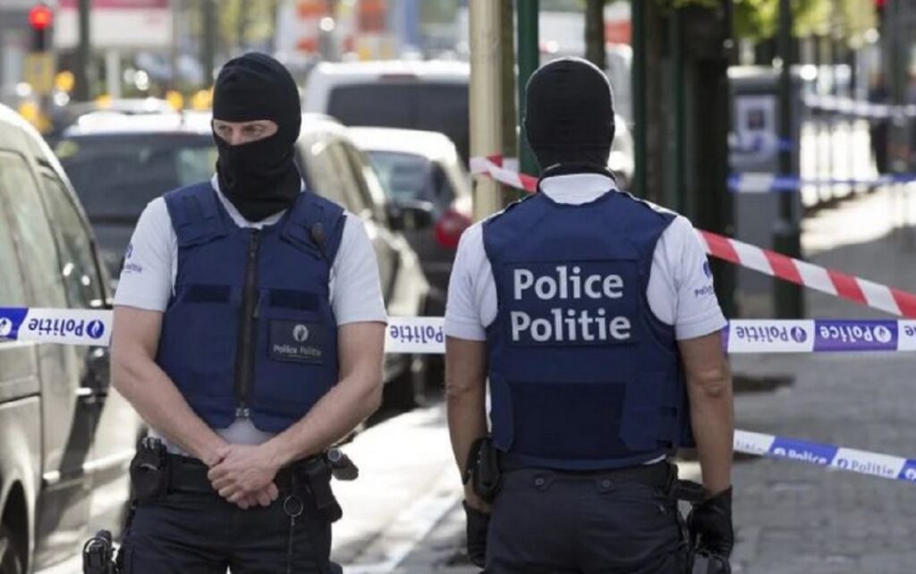 Gjenden armë dhe kasaforta në një liqen në Belgjikë sdsdfsf