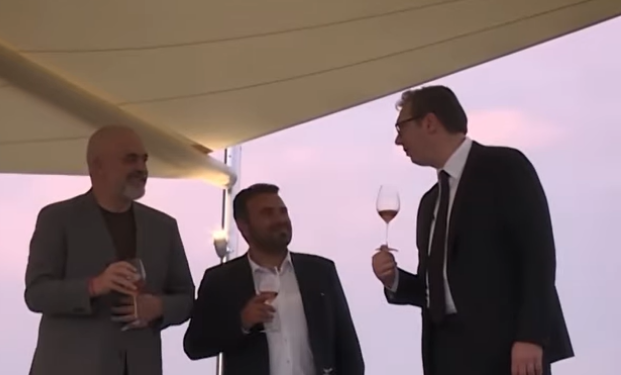 VIDEO/ Vuçiç pi verë me Ramën dhe Zaev, bisedojnë për “Ballkanin e Hapur”: Ka të ardhme vucic rama zaev