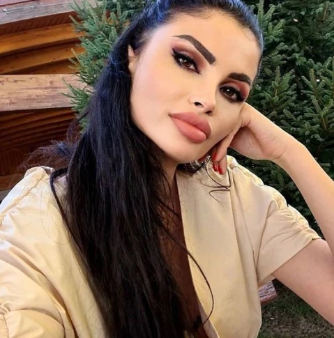 Arrestohet kirurgia e rreme kozmetike që gjymtoi 11 pacientë, duke i lënë me shenja të tmerrshme (fotot) 1 2