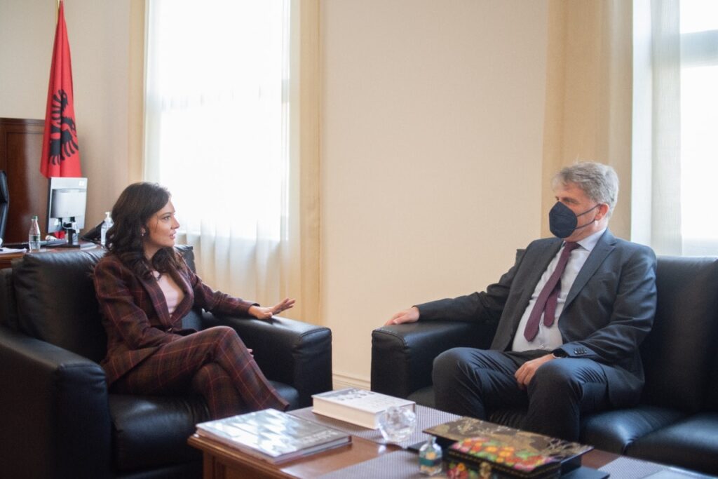 Progres raporti i KE/ Spiropali pret ambasadorin e Austrisë: Vullnet për të votuar në Kuvend zgjatjen e mandatit të KPK dhe KP 247367179 434987567993683 2494620004670280516 n