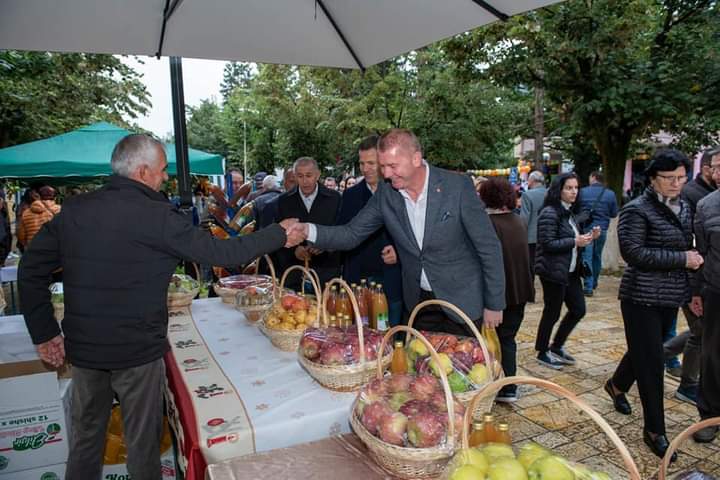 Dibër/ “Festa e të vjelave” dhe “Oda dibrane”, dy “gëzime” në një ditë 4 7