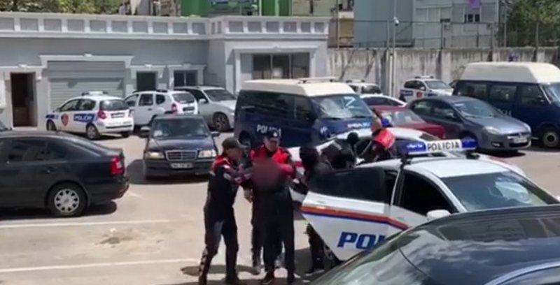Zbulohet “shtëpia e barit” në Tiranë, arrestohen disa persona, Policia zbardh detajet 800 0 615ebd5471465