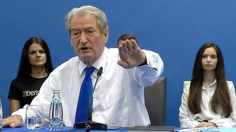 Sali Berisha tregon se çfarë plani ka Lulzim Basha: Ka shfrytëzuar miqësinë e PD me SHBA për të më “goditur” mua… 800 0 6165b21de7876