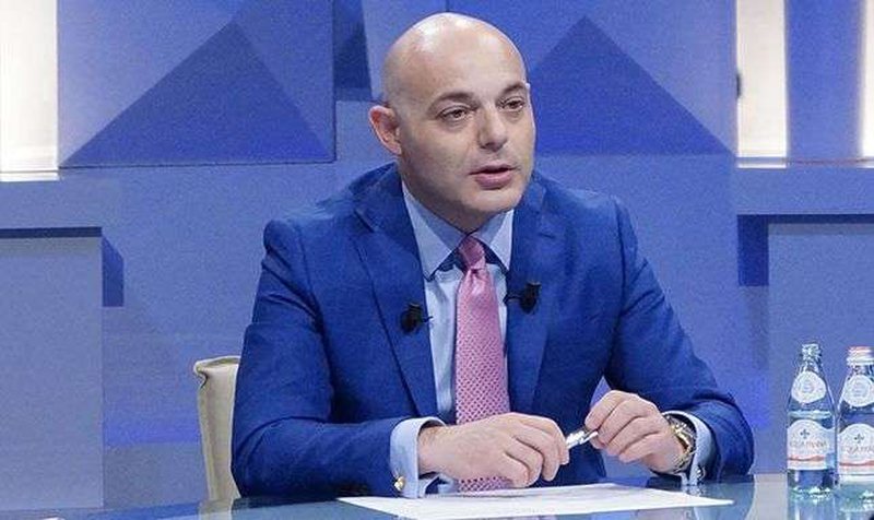 Kush duhet të largohet nga PD, Berisha apo Basha? Blendi Fevziu bën deklaratën e fortë: Partia nuk mund të mbahet peng, PD ka nevojë për një drejtues që… 800 0 616d694769943