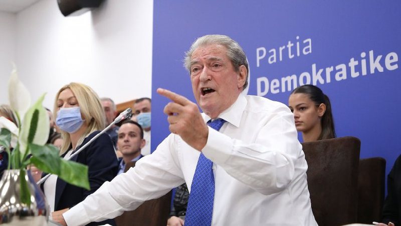 “Foltorja e Berishës për llogari personale”, deputeti i PD-së lëshon paralajmërimin e fortë: Na fut në tunel të errët dhe… 800 0 617152515ddf7