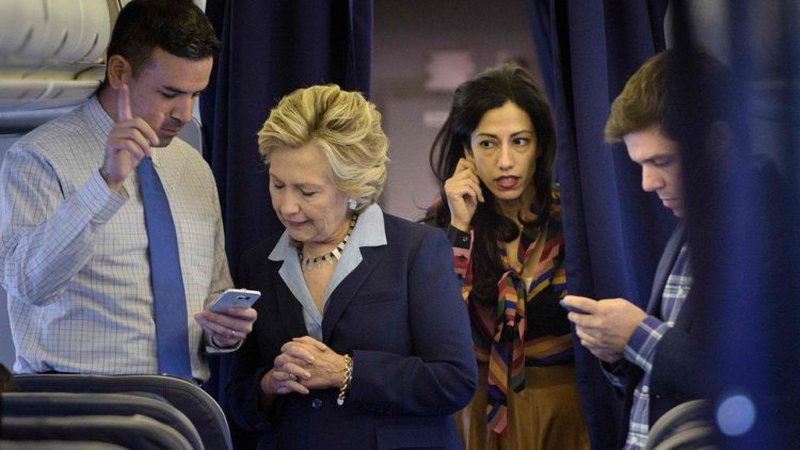 Ish-ndihmësja e Hillary Clinton bën rrëfimin tronditës: Një senator më hodhi në divan dhe… 800 0 6179155aead12