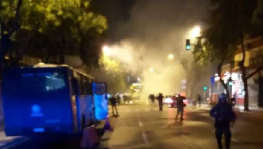 Sulm ndaj konsullatës turke në Selanik, 50 persona shkaktojnë ‘terror’ F1AD4369 58BA 4209 9D00 C35CE864FE89