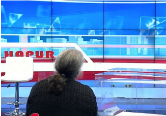 “Dy fëmijët i la në rrugë”/ Rrëfimi i të moshuarës: Nusja më hyri në shtëpi dhe më terrorizoi, djali është në burg Gjyshja