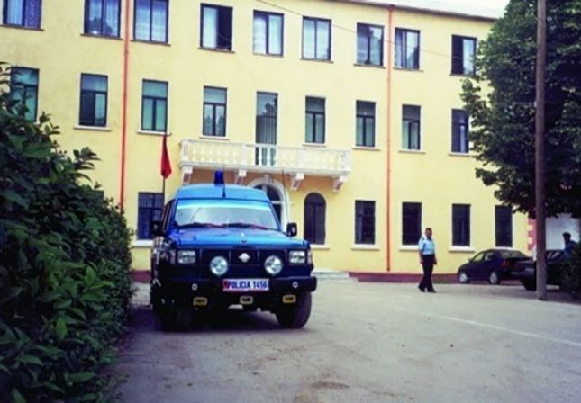 Iu sekuestruan 12 kg kanabis në banesë, arrestohet 64-vjeçari Pol 4