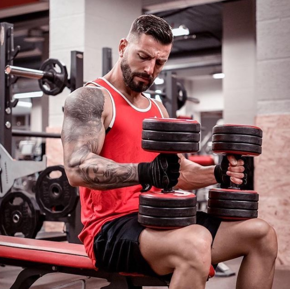 Puna, disiplina, fitoret dhe objektivat e kampionit të Bodybuilding, Leonard Ballazhi 4 Untitled 2