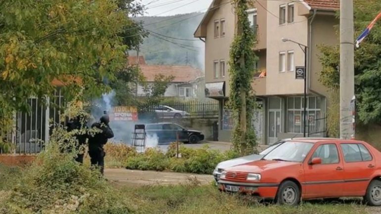 Tensionet në veri të Kosovës, reagon BE: Të ndalen menjëherë incidentet e dhunshme Zvecan 770x433 1
