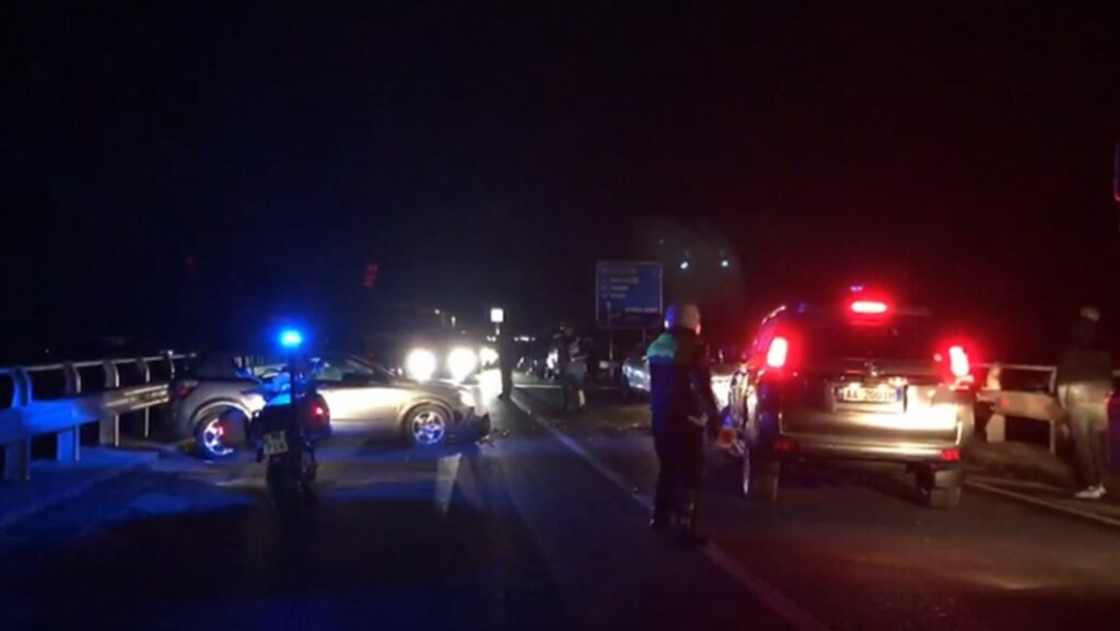 Aksident i trefishtë në Shkodër, disa persona të plagosur aksident 2