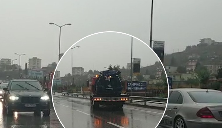 Shiu dhe shpejtësia, “Renault” bie në kanal aksident