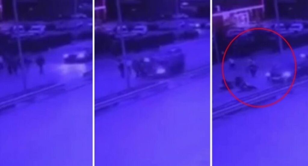 Makina “fluturoi”në ajër këmbësorët, momenti i përplasjes së 5 qytetarëve aksidenti