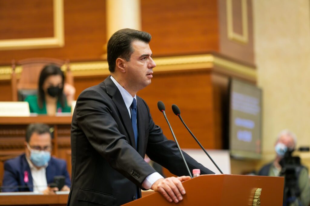 Basha: Në këtë Kuvend ka kriminelë, na tregoni ju kodin e sjelljes basha kuvend