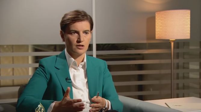 Tensionet në veri/ Kryeministrja serbe: Frenojeni çmendurinë e Albin Kurtit brnabic