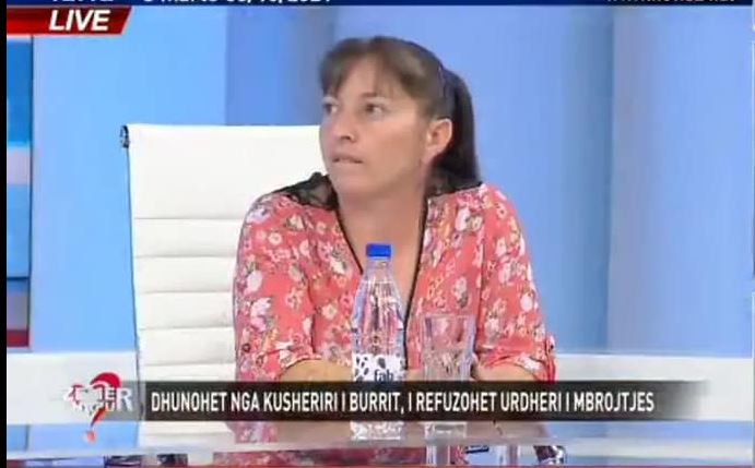 39-vjeçarja rrëfen dhunën nga kushëriri i burrit, përballet Live me prindërit e tij dhunaaa