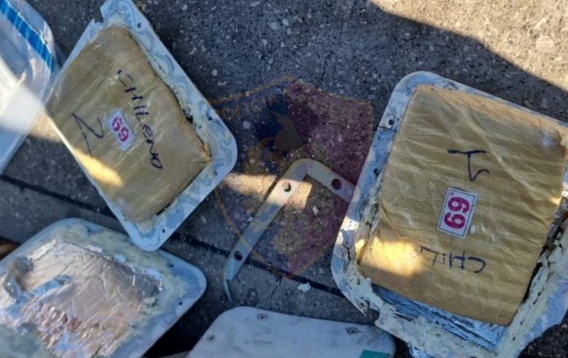 Kapen mbi 10 kg kokainë në Portin e Durrësit, lënda narkotike gjendet në kontenierët e firmës “Alba Exotic Fruit” droge