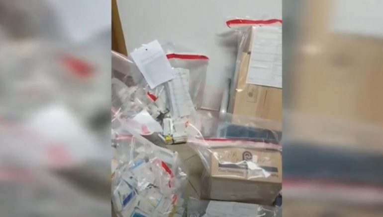 Tiranë/ Shisnin ilaçe kontrabandë gjatë pandemisë, prokuroria kërkon ‘arrest me burg’ për 6 të arrestuarit ilace 770x438 1 1