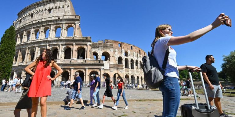 Italia forcon masat anti-Covid/ Ja rregullat e reja për shtetasit shqiptarë që duan të hyjnë në vendin fqinj italia 3 770x385 1