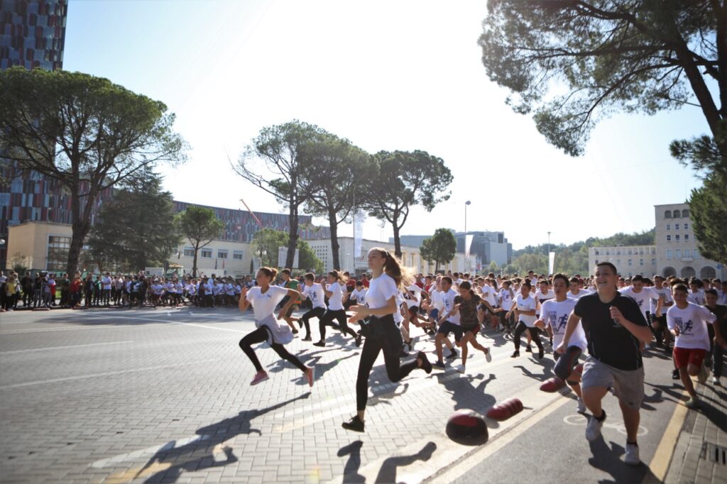 Nesër gara Fun Run me nxënësit e shkollave 9-vjeçare , ja rrugët ku do ndalohet qarkullimi dhe parkimi nx 4