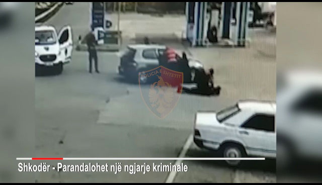 “Persona të panjohur po më ndjekin”/ Pas telefonatës policia parandalon ngjarjen kriminale në Shkodër, arrestohet 45 vjeçari, procedohen 2 të tjerë (Emrat) policia 3 1
