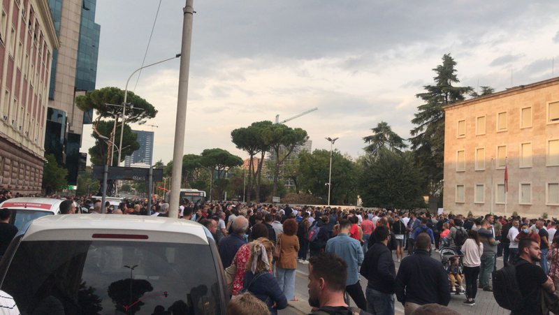 Përfundon protesta për rritjen e çmimeve, qytetarët paralajmërojnë protestën e radhës: Këto janë katër kërkesat tona proteste