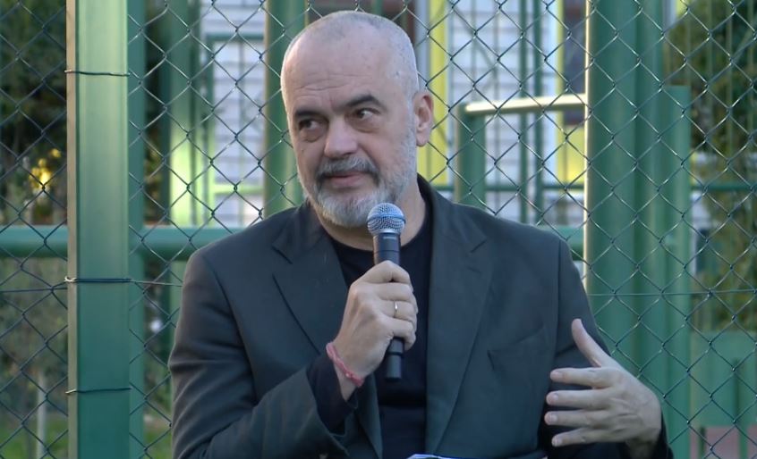 “Mësuesi nuk është më top futbolli”, Rama takim me nxënësit. Ka një mesazh për ata që duan të largohen nga Shqipëria rama 3